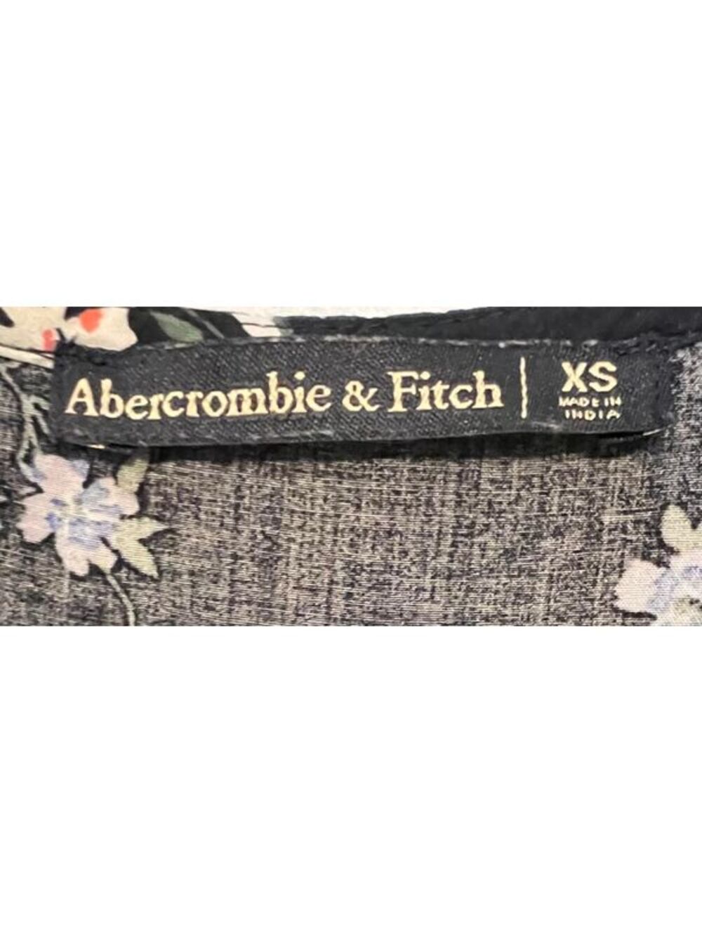 Abercrombie Fitch Floral Wrap Crop Top Black Short Sleeve Tie Back V-Neck XS - Picture 3 of 3